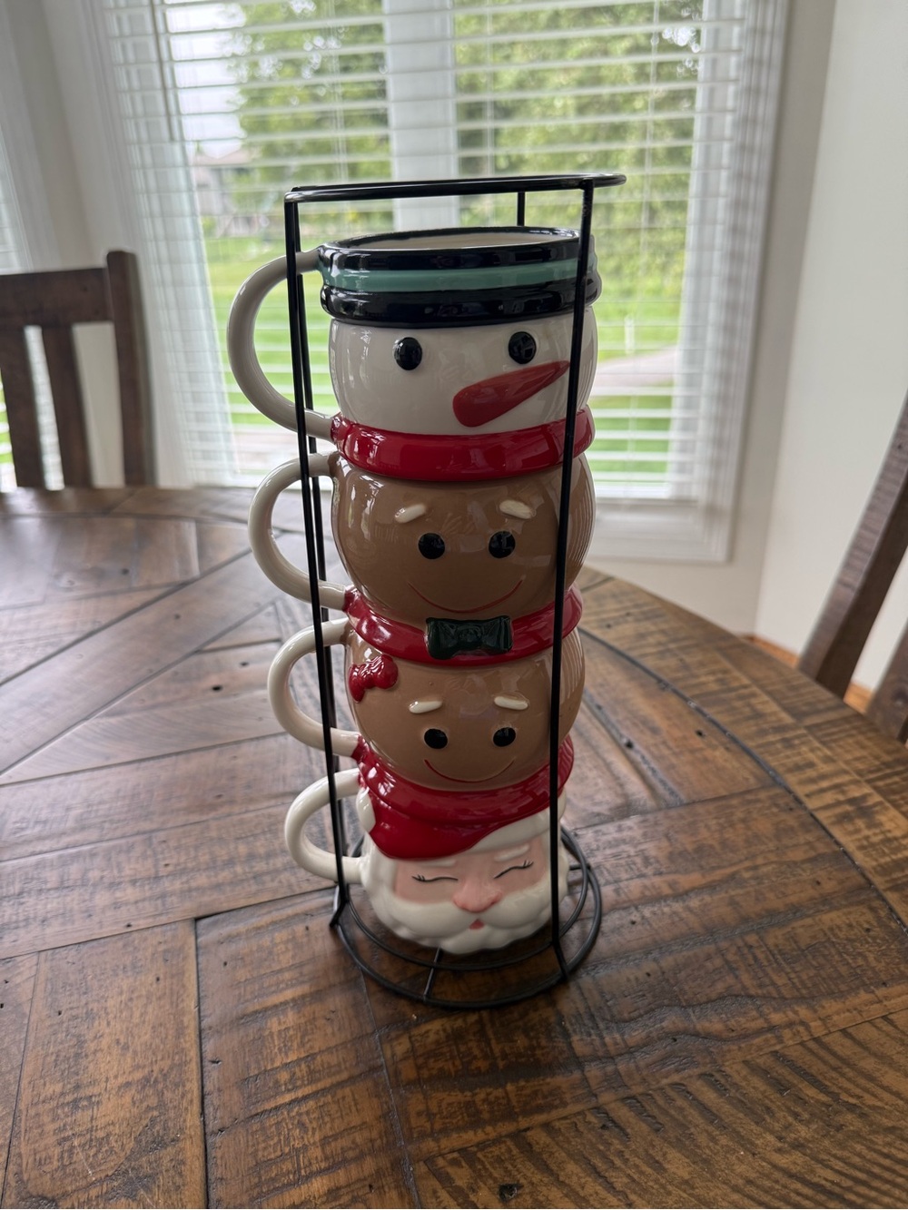 4 Christmas Ceramic Mugs with Stand